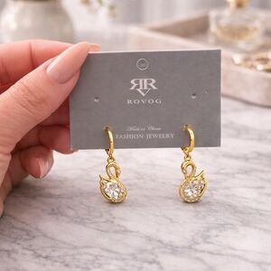 NWT Gold Tone Swan Drop Earrings